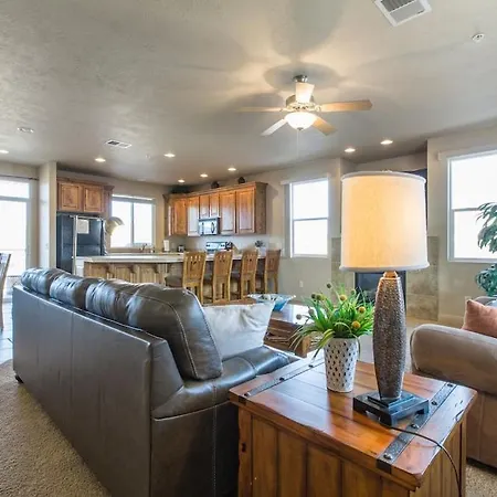 Villa 2012 Lp Ps4, Private Balcony With Beautiful Mountain Views, And Great Clubhouse Amenities